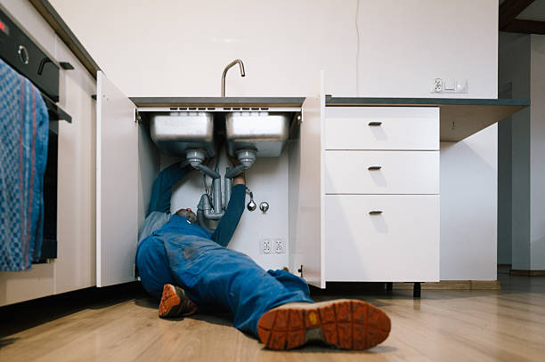 Professional Leak Detection technician working in Athens, IL
